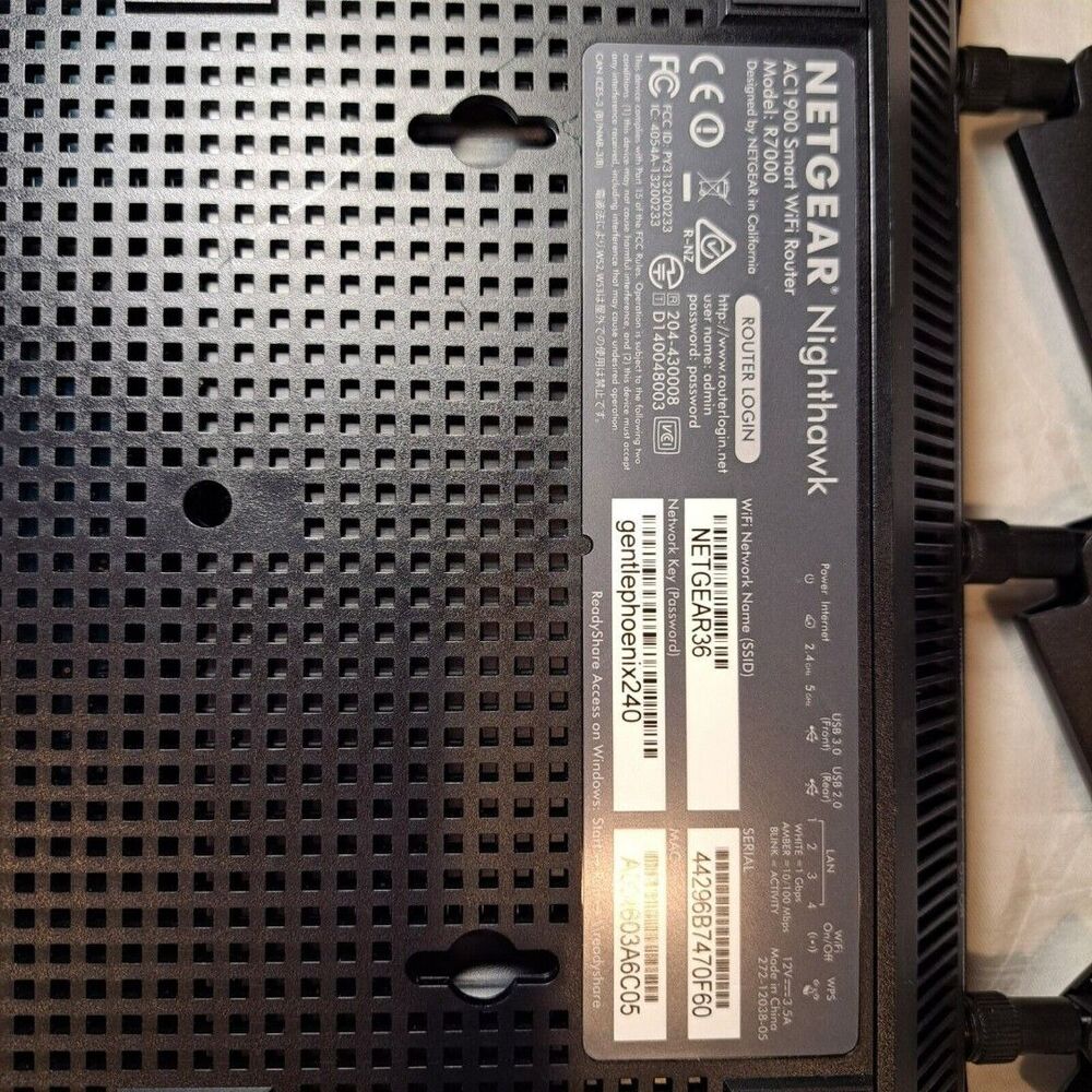 NETGEAR Nighthawk AC1900 Smart WiFi Router (‎R7000-100NAS) - Picture 6 of 7